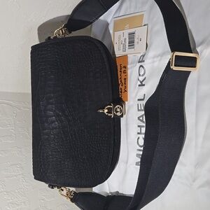 Michael Kors Mila Medium croc embossed black